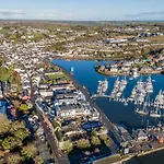 Marina Views, Kinsale, Hosted By Exquisite Homes, Sleeps 20 Ferienhaus