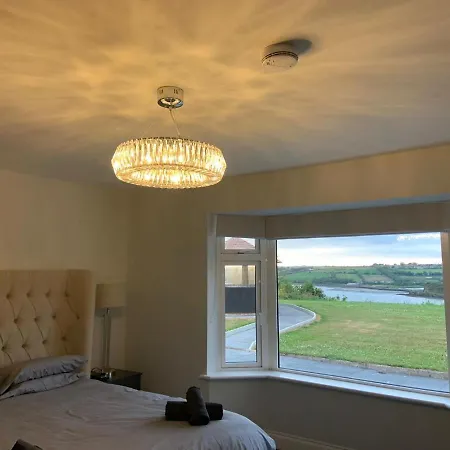 Marina Views, Kinsale, Hosted By Exquisite Homes, Sleeps 20 بيت للعطل *
