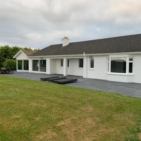 بيت للعطل Marina Views, Kinsale, Hosted By Exquisite Homes, Sleeps 20