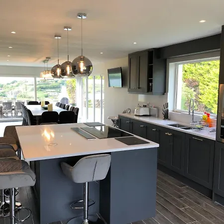 Marina Views, Kinsale, Hosted By Exquisite Homes, Sleeps 20 بيت للعطل كينسالي