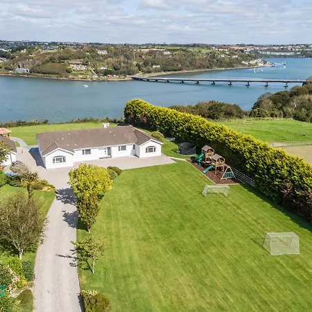 Marina Views, Kinsale, Hosted By Exquisite Homes, Sleeps 20 Vakantiehuis