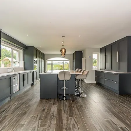 Marina Views, Kinsale, Hosted By Exquisite Homes, Sleeps 20 *