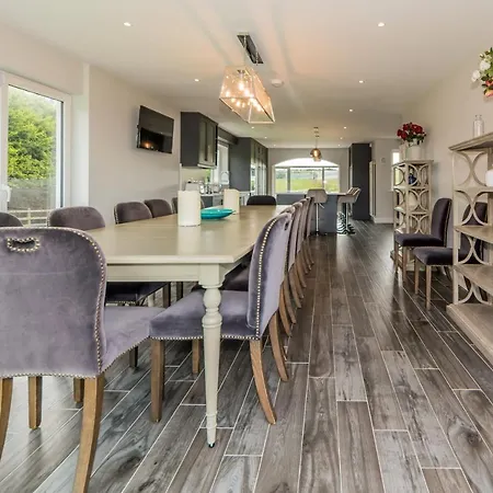 Marina Views, Kinsale, Hosted By Exquisite Homes, Sleeps 20 * 킨세일
