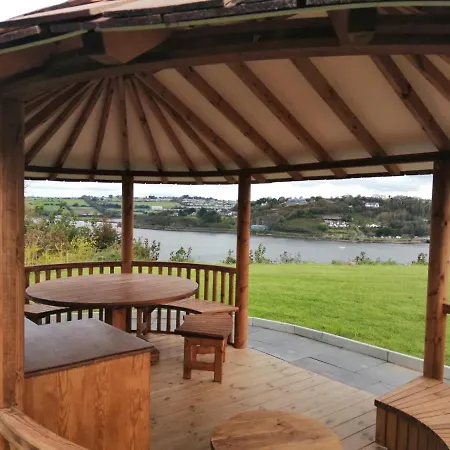 بيت للعطل Marina Views, Kinsale, Hosted By Exquisite Homes, Sleeps 20