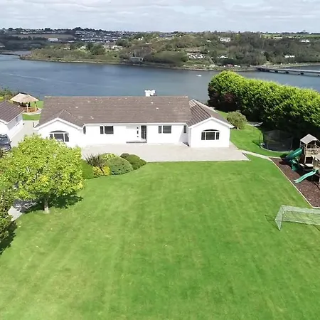 بيت للعطل Marina Views, Kinsale, Hosted By Exquisite Homes, Sleeps 20