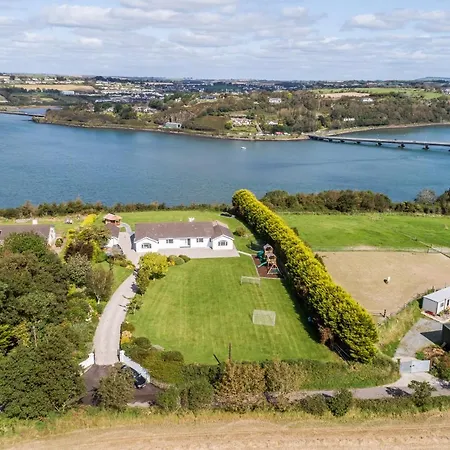 بيت للعطل Marina Views, Kinsale, Hosted By Exquisite Homes, Sleeps 20