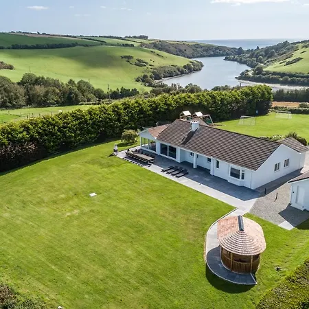 度假居 Marina Views, Kinsale, Hosted By Exquisite Homes, Sleeps 20 *
