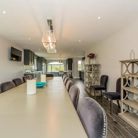 Marina Views, Kinsale, Hosted By Exquisite Homes, Sleeps 20 * 킨세일