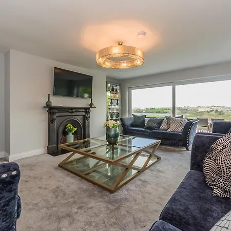 بيت للعطل Marina Views, Kinsale, Hosted By Exquisite Homes, Sleeps 20