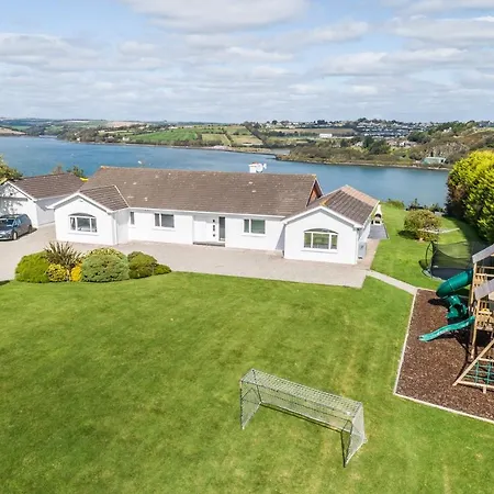Marina Views, Kinsale, Hosted By Exquisite Homes, Sleeps 20 * Kinsale