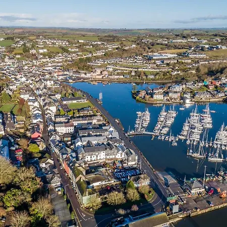 Marina Views, Kinsale, Hosted By Exquisite Homes, Sleeps 20 Dom wakacyjny