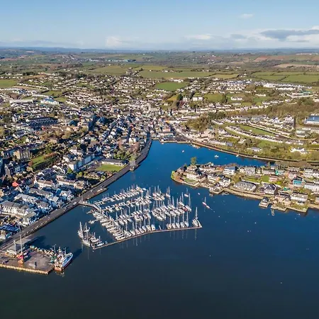 Marina Views, Kinsale, Hosted By Exquisite Homes, Sleeps 20 金塞尔