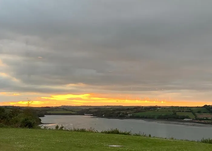 بيت للعطل Marina Views, Kinsale, Hosted By Exquisite Homes, Sleeps 20 *