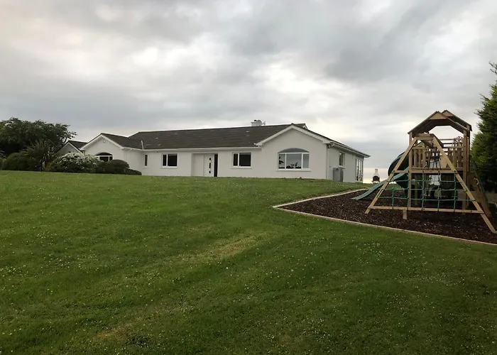 Marina Views, Kinsale, Hosted By Exquisite Homes, Sleeps 20 別荘 *