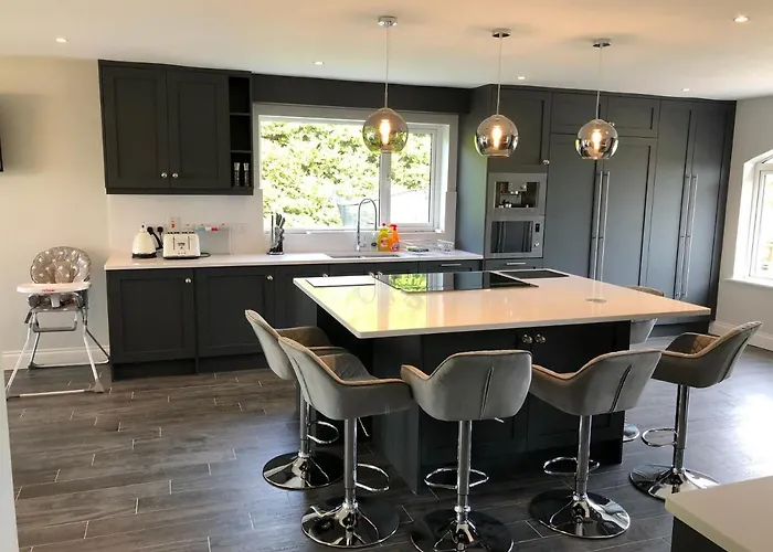 Marina Views, Kinsale, Hosted By Exquisite Homes, Sleeps 20 *