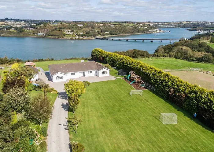 Marina Views, Kinsale, Hosted By Exquisite Homes, Sleeps 20 別荘