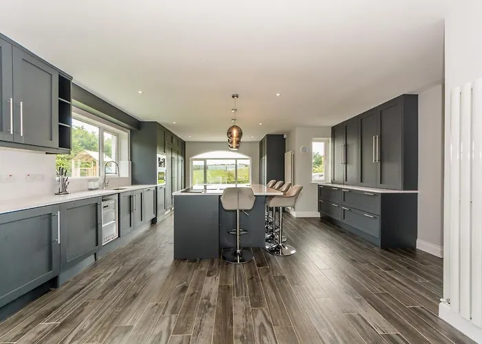 Marina Views, Kinsale, Hosted By Exquisite Homes, Sleeps 20 *