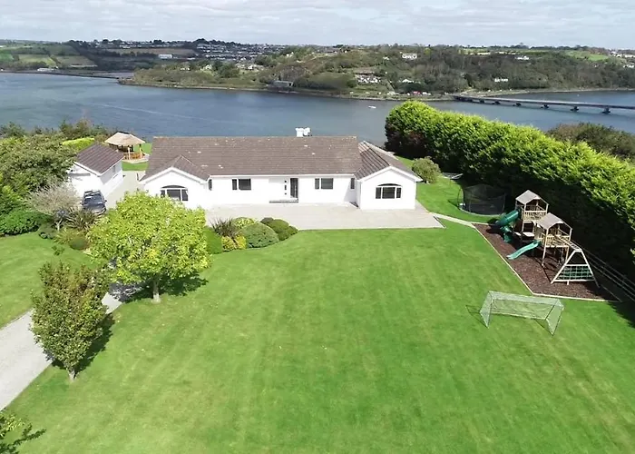 Дом отдыха Marina Views, Kinsale, Hosted By Exquisite Homes, Sleeps 20