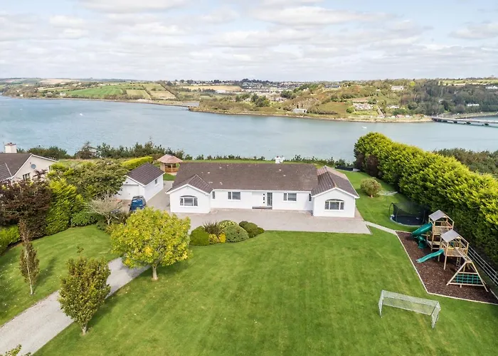 Дом отдыха Marina Views, Kinsale, Hosted By Exquisite Homes, Sleeps 20