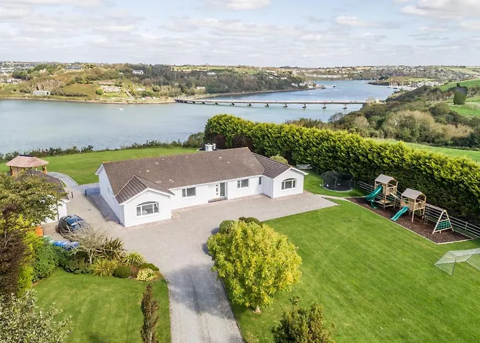 Casa vacanze Marina Views, Kinsale, Hosted By Exquisite Homes, Sleeps 20 *