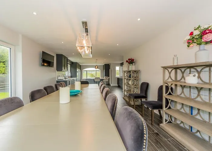 Marina Views, Kinsale, Hosted By Exquisite Homes, Sleeps 20 * Кинсэйл