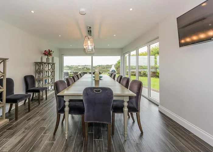 Marina Views, Kinsale, Hosted By Exquisite Homes, Sleeps 20 *