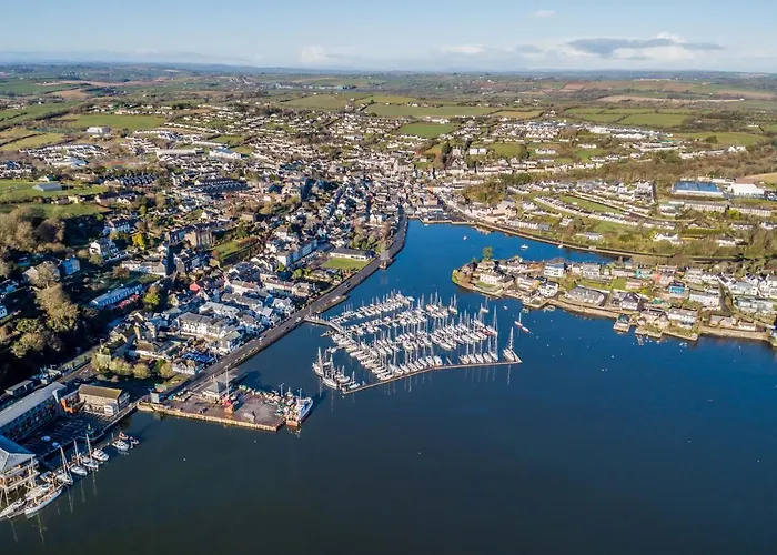 Casa vacanze Marina Views, Kinsale, Hosted By Exquisite Homes, Sleeps 20 *