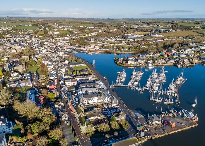 Marina Views, Kinsale, Hosted By Exquisite Homes, Sleeps 20 Feriehus
